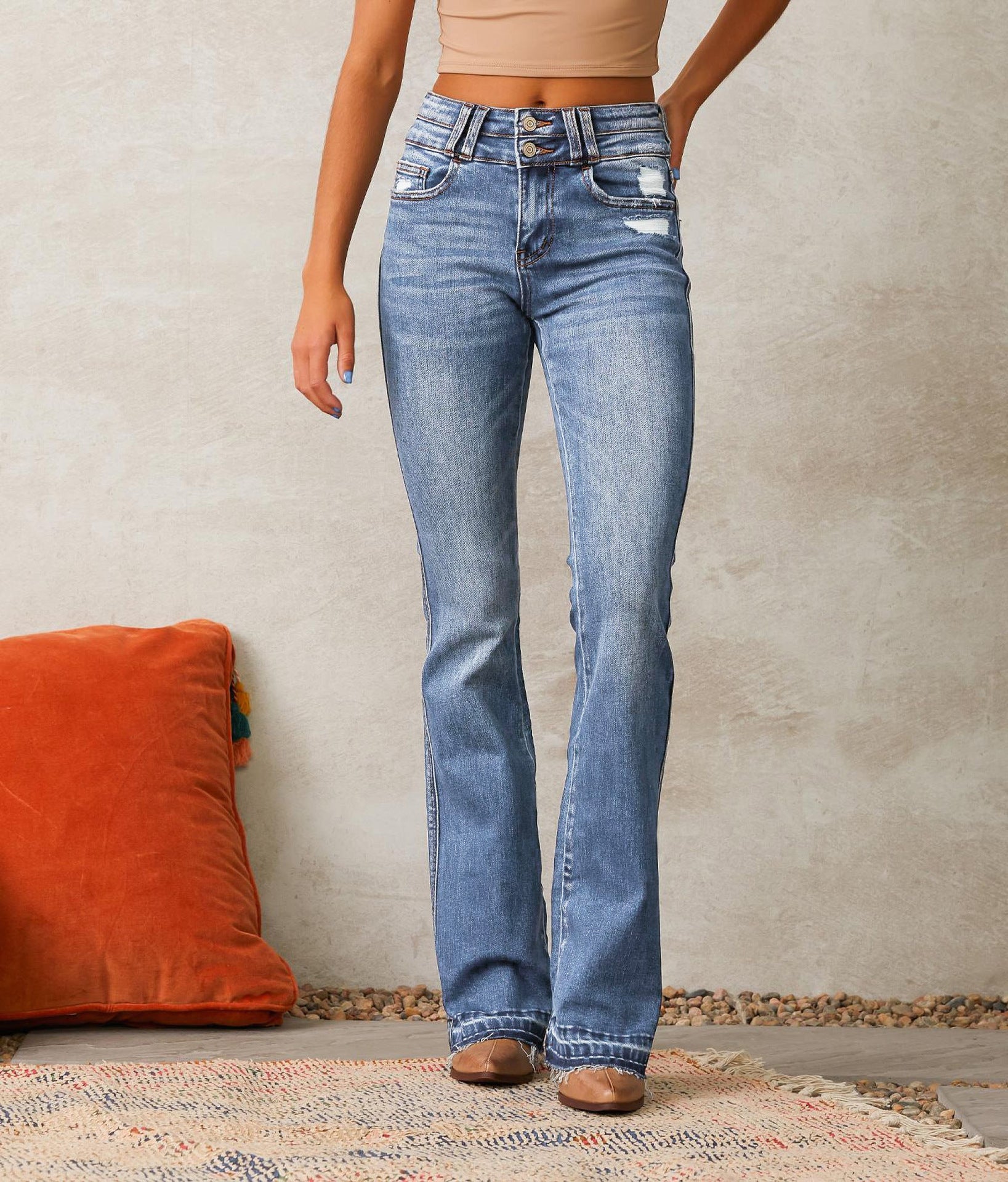 Women's Casual Versatile Ripped Washed Jeans