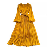 Retro-style Fashionable Dress With Lantern Sleeves For A Slimming Effect